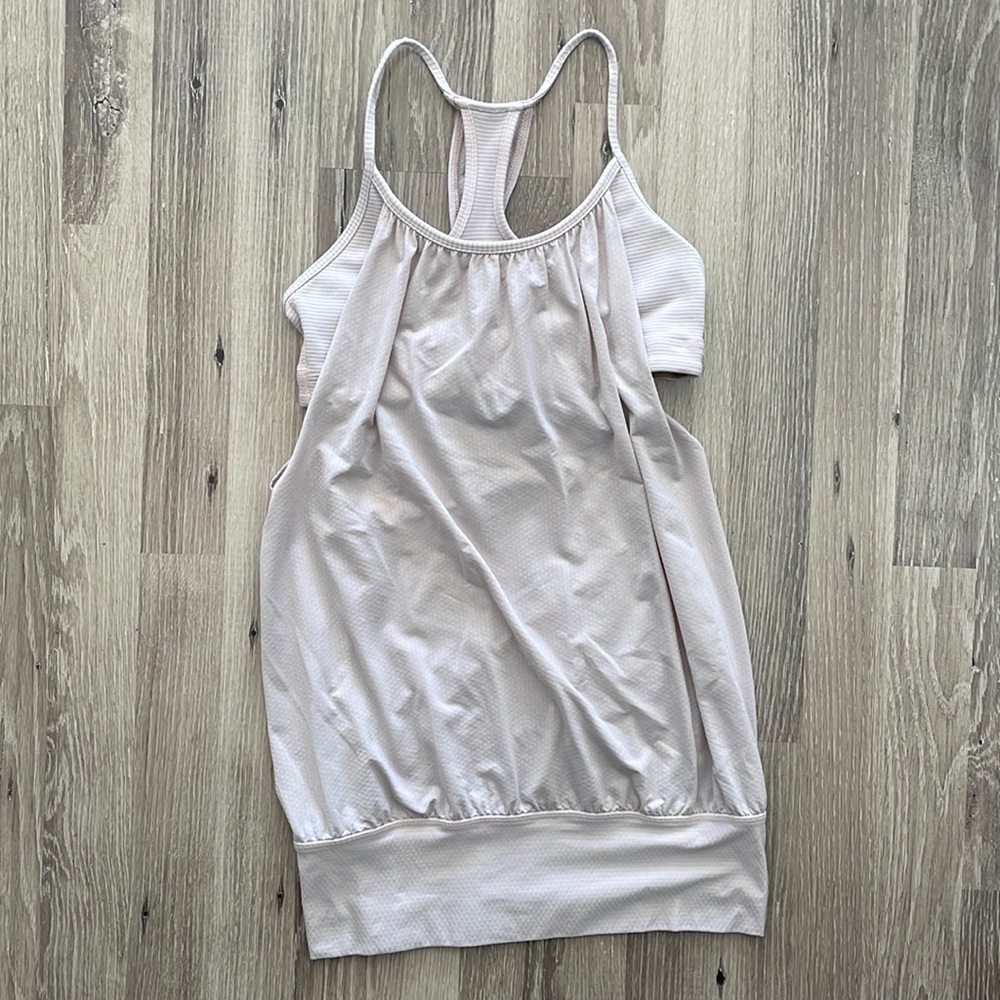 Lululemon sports bra/top